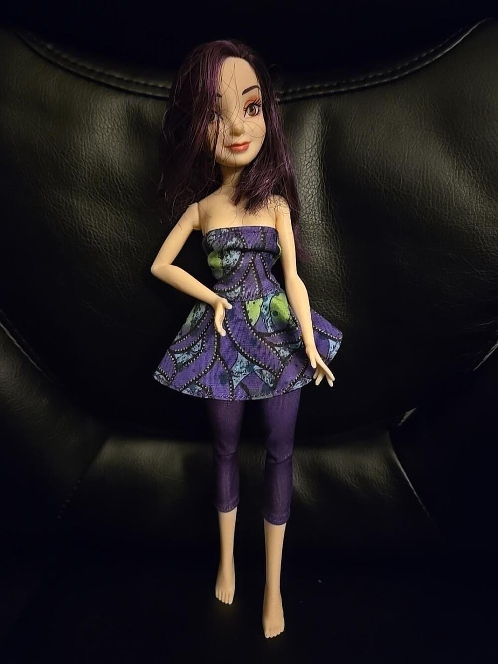 Disney Descendants Mal Fashion Doll Purple Hair Dress Leggings Hasbro Loose